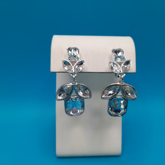 Vintage Clear Rhinestone Clip Earrings, Silver Tone, Signed Jonette Jewelry - Picture 8 of 12